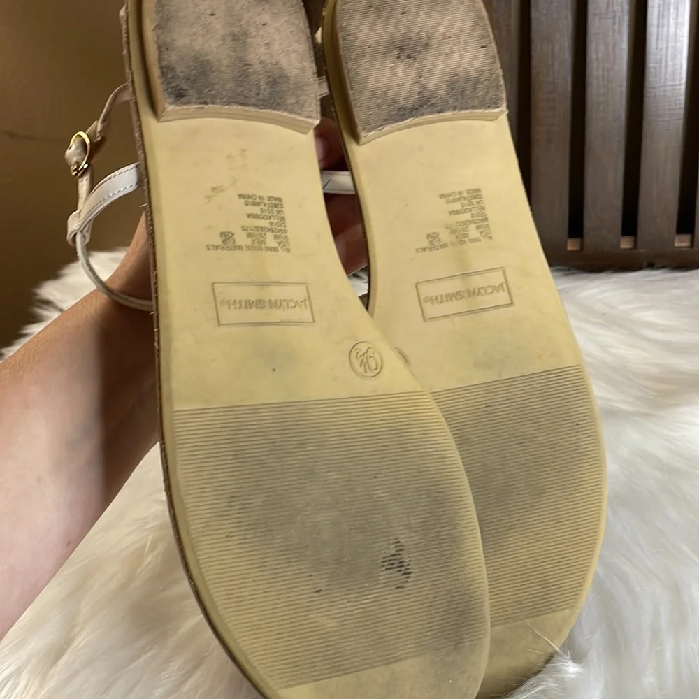 Women’s flower Thong sandals 9 1/2